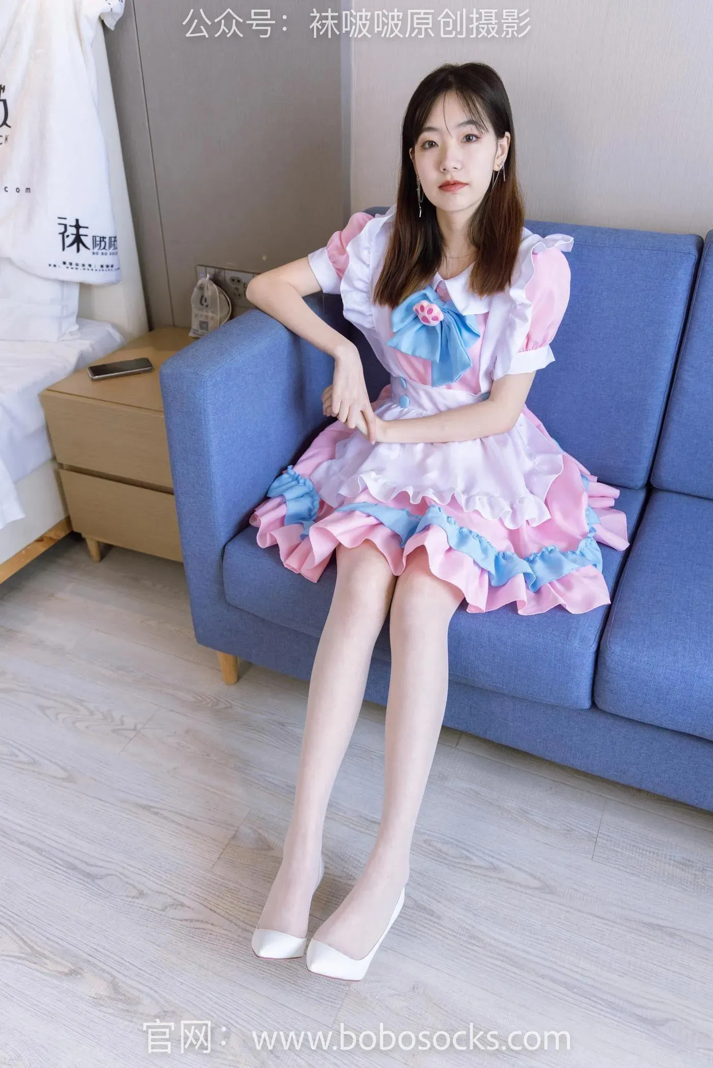 [BoBoSocks袜啵啵]NO.154 小甜豆-两双高跟鞋、珠光白丝、女仆装 [200P]插图4